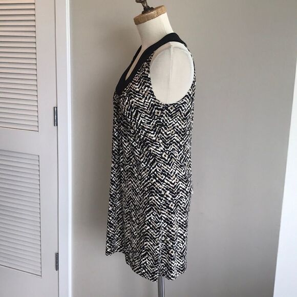 Laundry by Shelli Segal Scoop Neck Shift Dress 2‎ - Picture 2 of 8